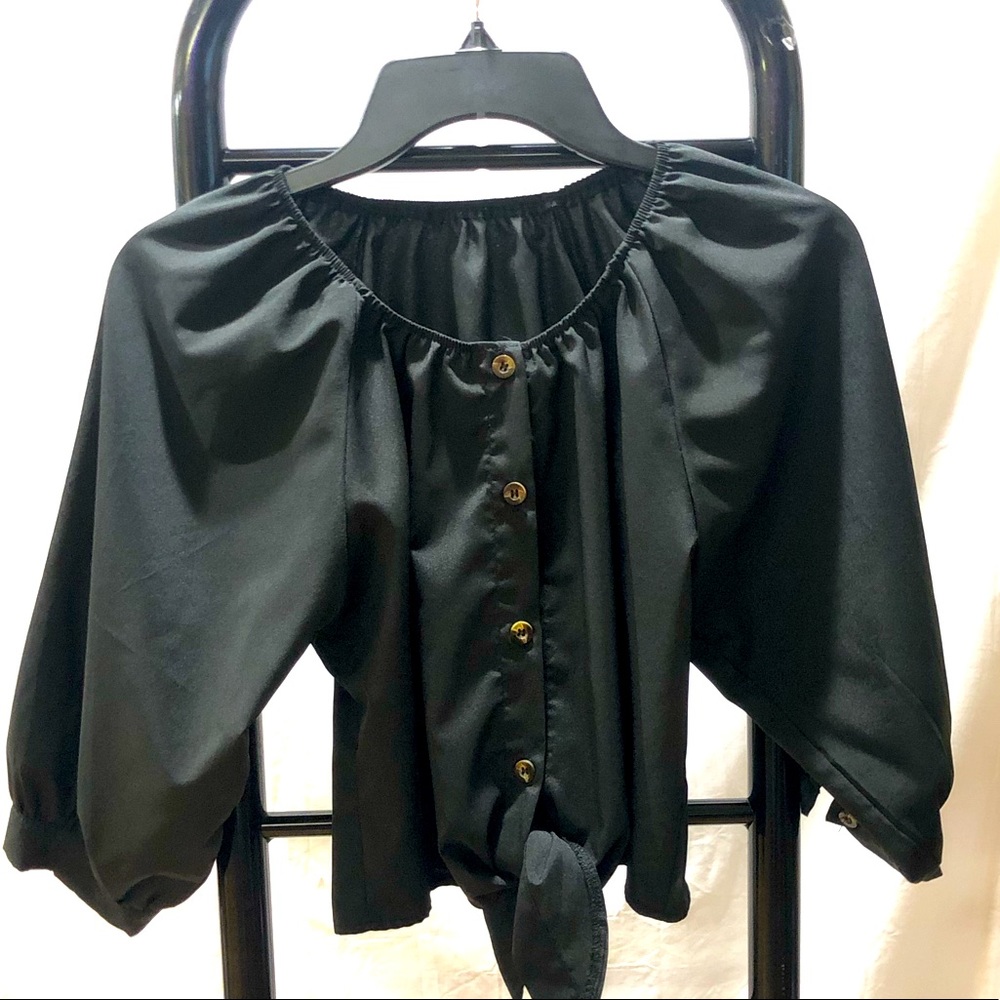 Shein Jrs. med. black cropped off shoulder blouse